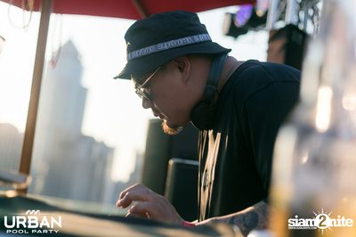 Urban Pool Party The Reunion ที่ เรดสแควร์ รูฟท็อป บาร์ — photo 42