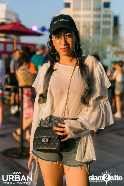 Urban Pool Party The Reunion ที่ เรดสแควร์ รูฟท็อป บาร์ — photo 44