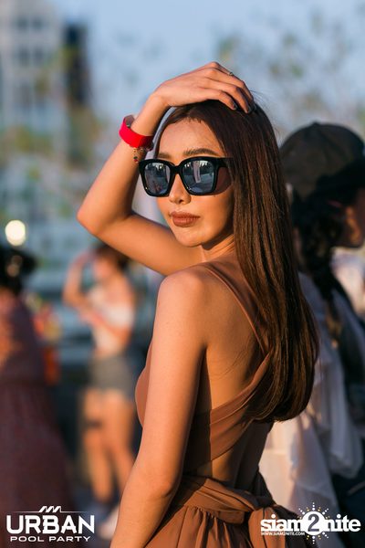 Urban Pool Party The Reunion ที่ เรดสแควร์ รูฟท็อป บาร์ — photo 50