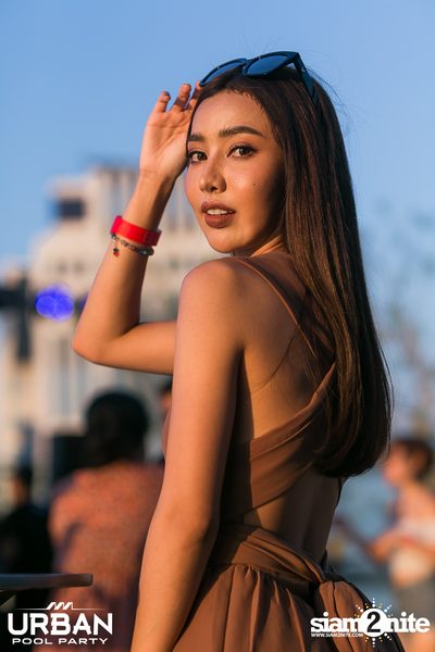 Urban Pool Party The Reunion ที่ เรดสแควร์ รูฟท็อป บาร์ — photo 51