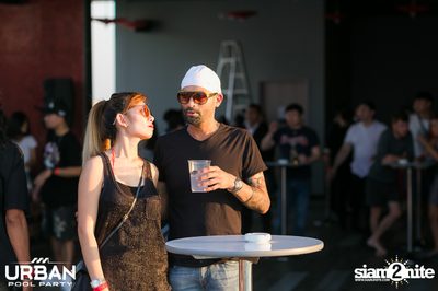 Urban Pool Party The Reunion ที่ เรดสแควร์ รูฟท็อป บาร์ — photo 56