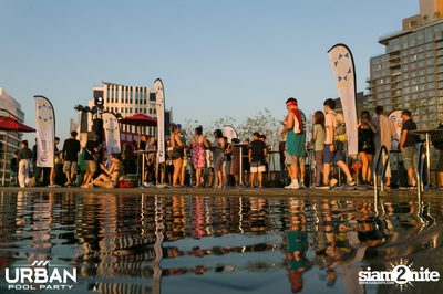 Urban Pool Party The Reunion ที่ เรดสแควร์ รูฟท็อป บาร์ — photo 60
