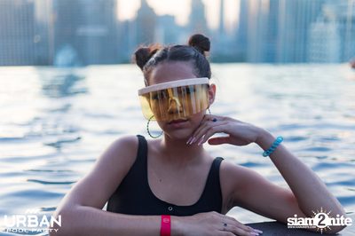 Urban Pool Party The Reunion ที่ เรดสแควร์ รูฟท็อป บาร์ — photo 68