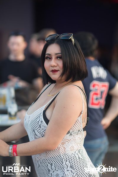 Urban Pool Party The Reunion ที่ เรดสแควร์ รูฟท็อป บาร์ — photo 80