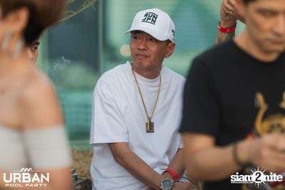 Urban Pool Party The Reunion ที่ เรดสแควร์ รูฟท็อป บาร์ — photo 97