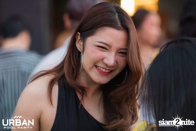 Urban Pool Party The Reunion ที่ เรดสแควร์ รูฟท็อป บาร์ — photo 98