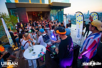 Urban Pool Party The Reunion ที่ เรดสแควร์ รูฟท็อป บาร์ — photo 104