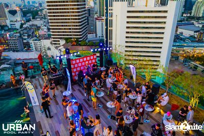 Urban Pool Party The Reunion ที่ เรดสแควร์ รูฟท็อป บาร์ — photo 111