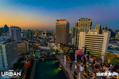 Urban Pool Party The Reunion ที่ เรดสแควร์ รูฟท็อป บาร์ — photo 113