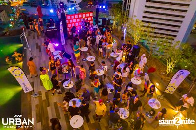 Urban Pool Party The Reunion ที่ เรดสแควร์ รูฟท็อป บาร์ — photo 115