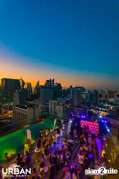 Urban Pool Party The Reunion ที่ เรดสแควร์ รูฟท็อป บาร์ — photo 118