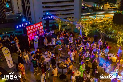 Urban Pool Party The Reunion ที่ เรดสแควร์ รูฟท็อป บาร์ — photo 122