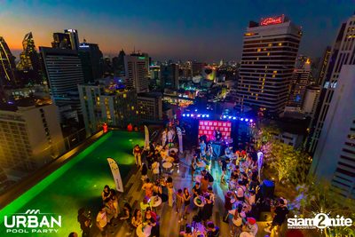 Urban Pool Party The Reunion ที่ เรดสแควร์ รูฟท็อป บาร์ — photo 123