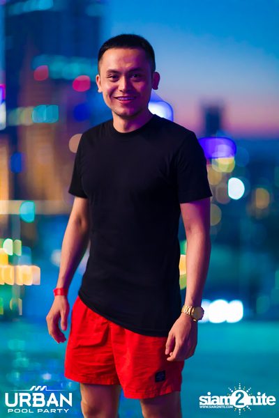 Urban Pool Party The Reunion ที่ เรดสแควร์ รูฟท็อป บาร์ — photo 134