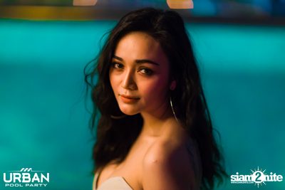 Urban Pool Party The Reunion ที่ เรดสแควร์ รูฟท็อป บาร์ — photo 137