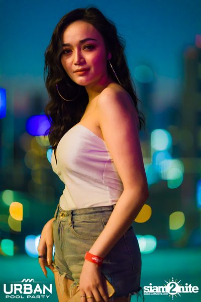 Urban Pool Party The Reunion ที่ เรดสแควร์ รูฟท็อป บาร์ — photo 138