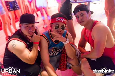 Urban Pool Party The Reunion ที่ เรดสแควร์ รูฟท็อป บาร์ — photo 139