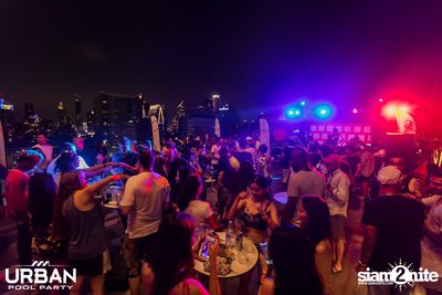 Urban Pool Party The Reunion ที่ เรดสแควร์ รูฟท็อป บาร์ — photo 143