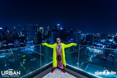 Urban Pool Party The Reunion ที่ เรดสแควร์ รูฟท็อป บาร์ — photo 149