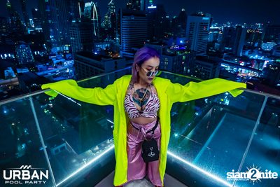 Urban Pool Party The Reunion ที่ เรดสแควร์ รูฟท็อป บาร์ — photo 150