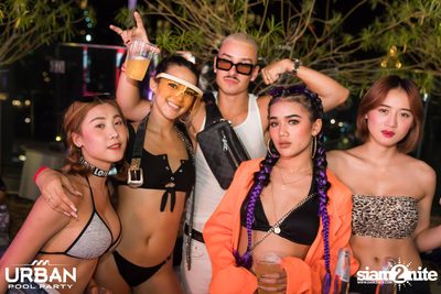 Urban Pool Party The Reunion ที่ เรดสแควร์ รูฟท็อป บาร์ — photo 163