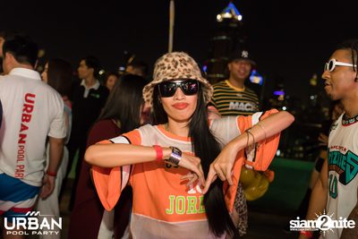 Urban Pool Party The Reunion ที่ เรดสแควร์ รูฟท็อป บาร์ — photo 165