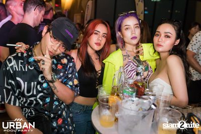 Urban Pool Party The Reunion ที่ เรดสแควร์ รูฟท็อป บาร์ — photo 172