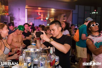 Urban Pool Party The Reunion ที่ เรดสแควร์ รูฟท็อป บาร์ — photo 192