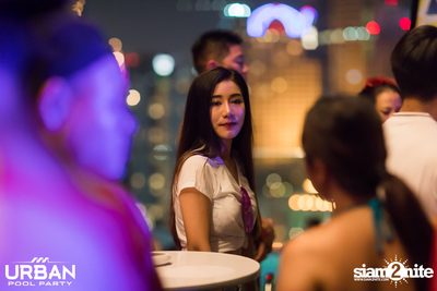 Urban Pool Party The Reunion ที่ เรดสแควร์ รูฟท็อป บาร์ — photo 206