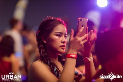 Urban Pool Party The Reunion ที่ เรดสแควร์ รูฟท็อป บาร์ — photo 207