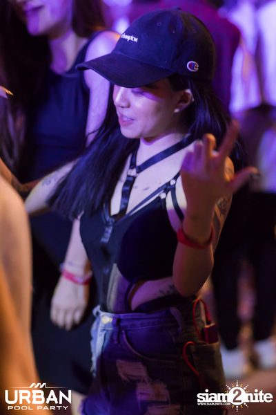 Urban Pool Party The Reunion ที่ เรดสแควร์ รูฟท็อป บาร์ — photo 212