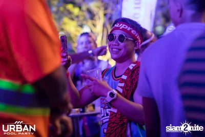 Urban Pool Party The Reunion ที่ เรดสแควร์ รูฟท็อป บาร์ — photo 215