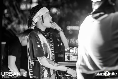 Urban Pool Party The Reunion ที่ เรดสแควร์ รูฟท็อป บาร์ — photo 216