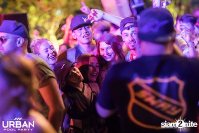 Urban Pool Party The Reunion ที่ เรดสแควร์ รูฟท็อป บาร์ — photo 218