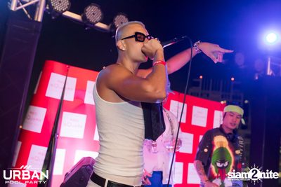 Urban Pool Party The Reunion ที่ เรดสแควร์ รูฟท็อป บาร์ — photo 225