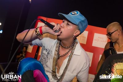 Urban Pool Party The Reunion ที่ เรดสแควร์ รูฟท็อป บาร์ — photo 227