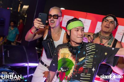 Urban Pool Party The Reunion ที่ เรดสแควร์ รูฟท็อป บาร์ — photo 230