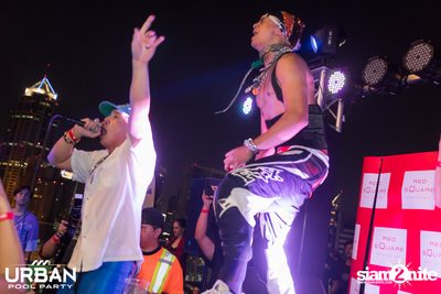 Urban Pool Party The Reunion ที่ เรดสแควร์ รูฟท็อป บาร์ — photo 231
