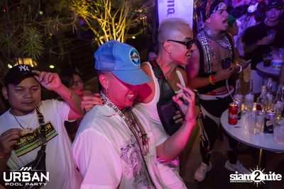 Urban Pool Party The Reunion ที่ เรดสแควร์ รูฟท็อป บาร์ — photo 238
