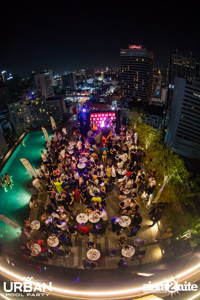 Urban Pool Party The Reunion ที่ เรดสแควร์ รูฟท็อป บาร์ — photo 240