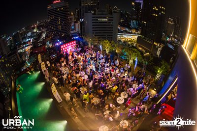 Urban Pool Party The Reunion ที่ เรดสแควร์ รูฟท็อป บาร์ — photo 242