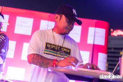 Urban Pool Party The Reunion ที่ เรดสแควร์ รูฟท็อป บาร์ — photo 249