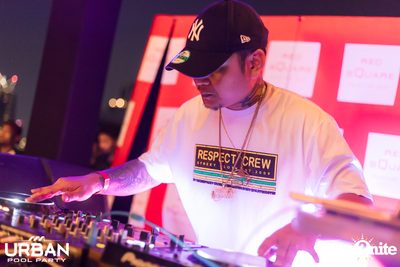 Urban Pool Party The Reunion ที่ เรดสแควร์ รูฟท็อป บาร์ — photo 254