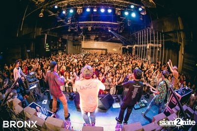 Gavin D x Og-anic x Lazyloxy ที่ บรองซ์ — photo 98