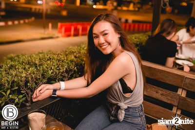 Phum Viphurit ที่ บีกิน บาร์ — photo 14