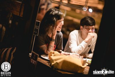 Phum Viphurit ที่ บีกิน บาร์ — photo 31