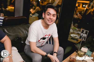 Phum Viphurit ที่ บีกิน บาร์ — photo 34