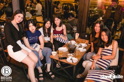 Phum Viphurit ที่ บีกิน บาร์ — photo 40