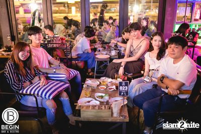Phum Viphurit ที่ บีกิน บาร์ — photo 42