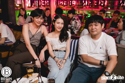 Phum Viphurit ที่ บีกิน บาร์ — photo 43
